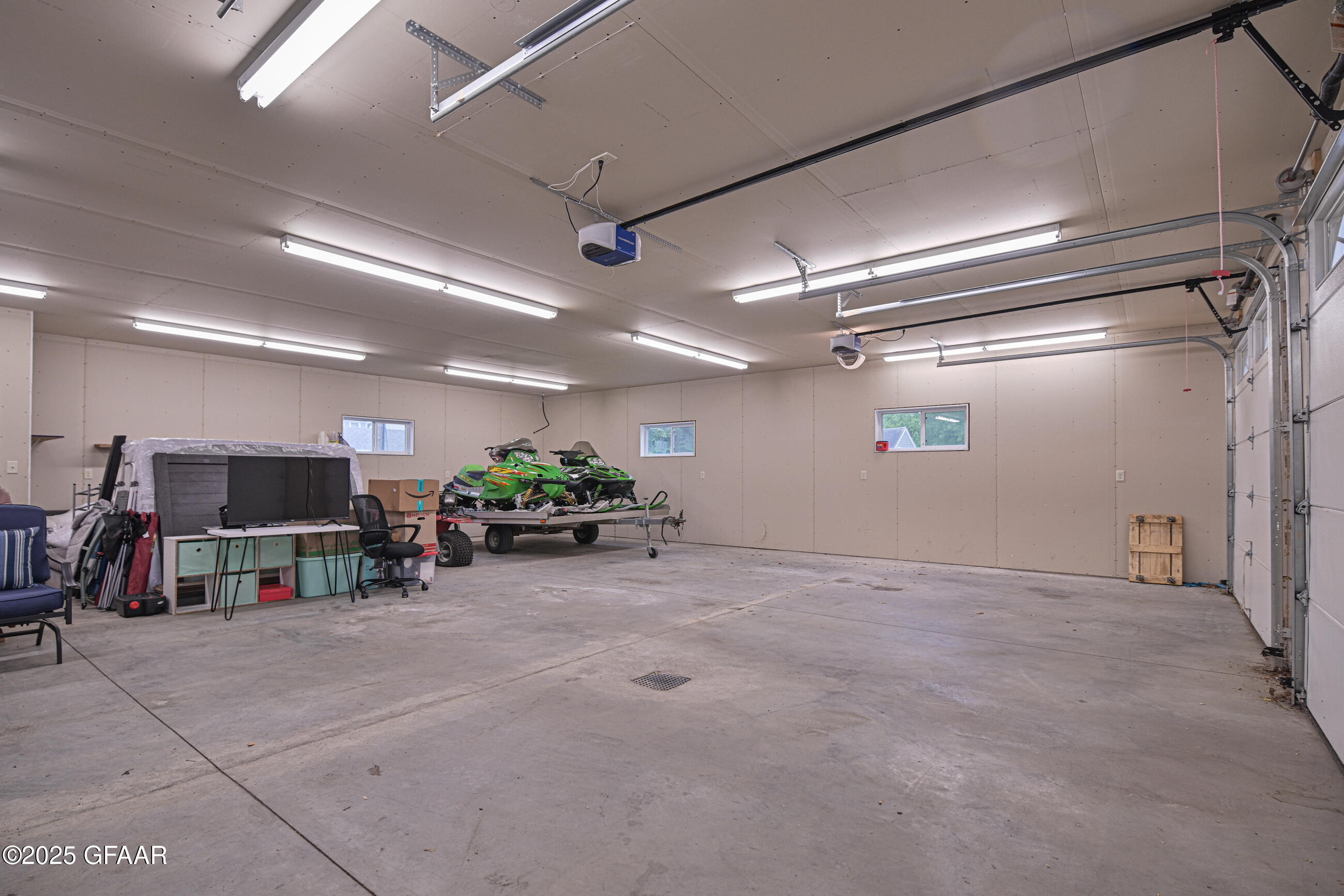 Grand Forks, North Dakota 58201, United States, 5 Bedrooms Bedrooms, ,2 BathroomsBathrooms,Residential,Active,166319