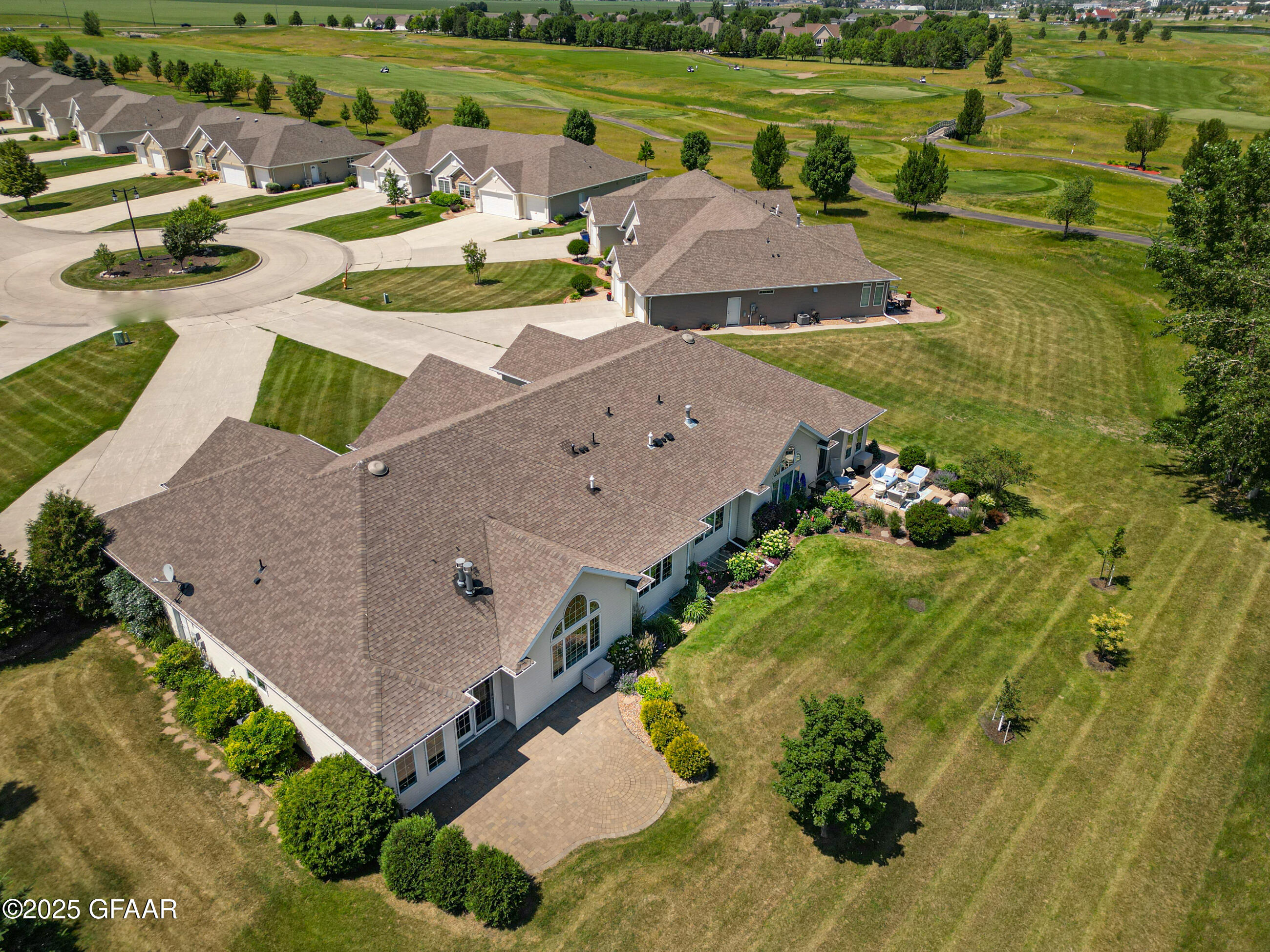 Grand Forks, North Dakota 58201, United States, 5 Bedrooms Bedrooms, ,4 BathroomsBathrooms,Residential,Pending,170988