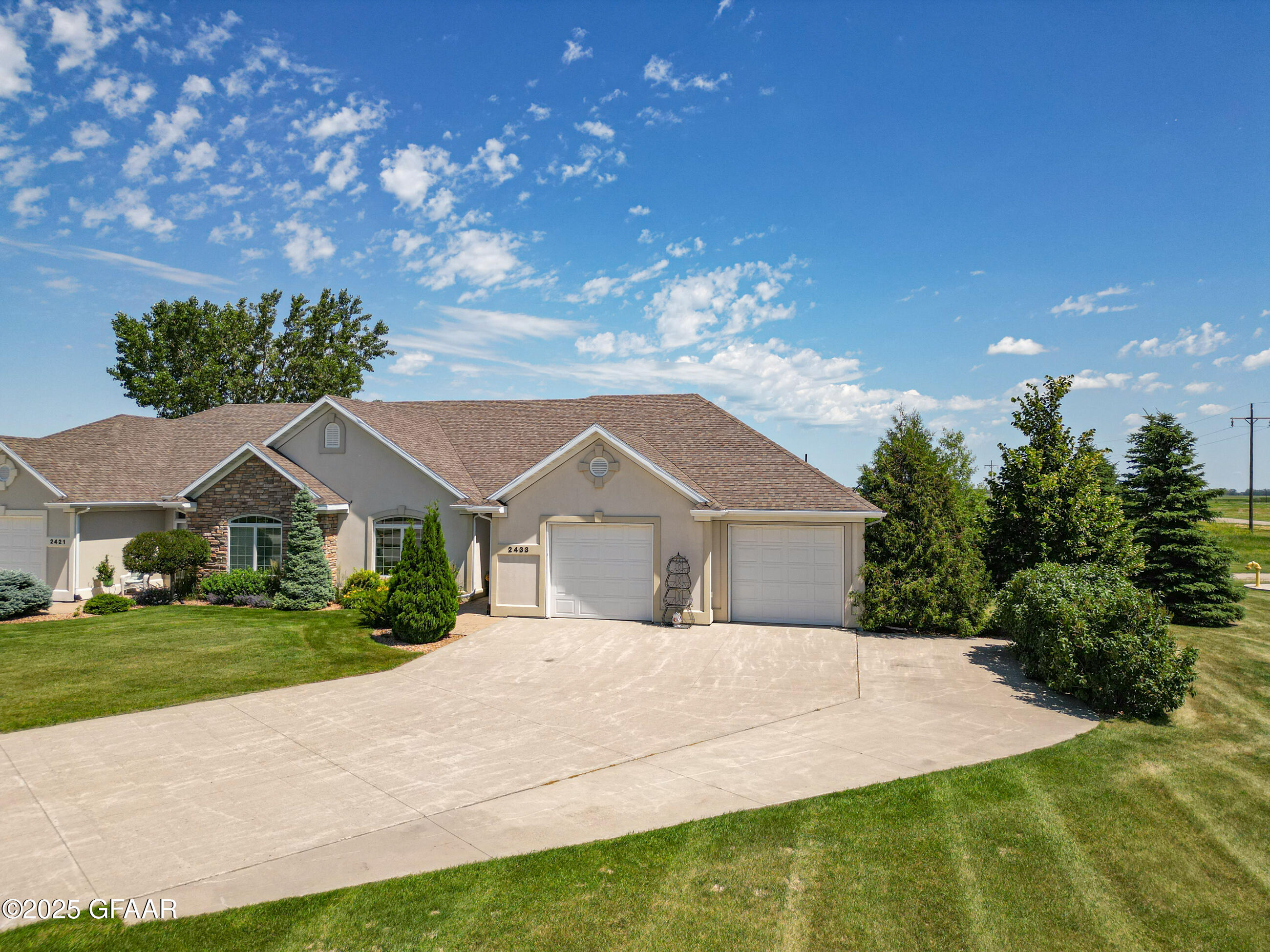 Grand Forks, North Dakota 58201, United States, 5 Bedrooms Bedrooms, ,4 BathroomsBathrooms,Residential,Pending,170988