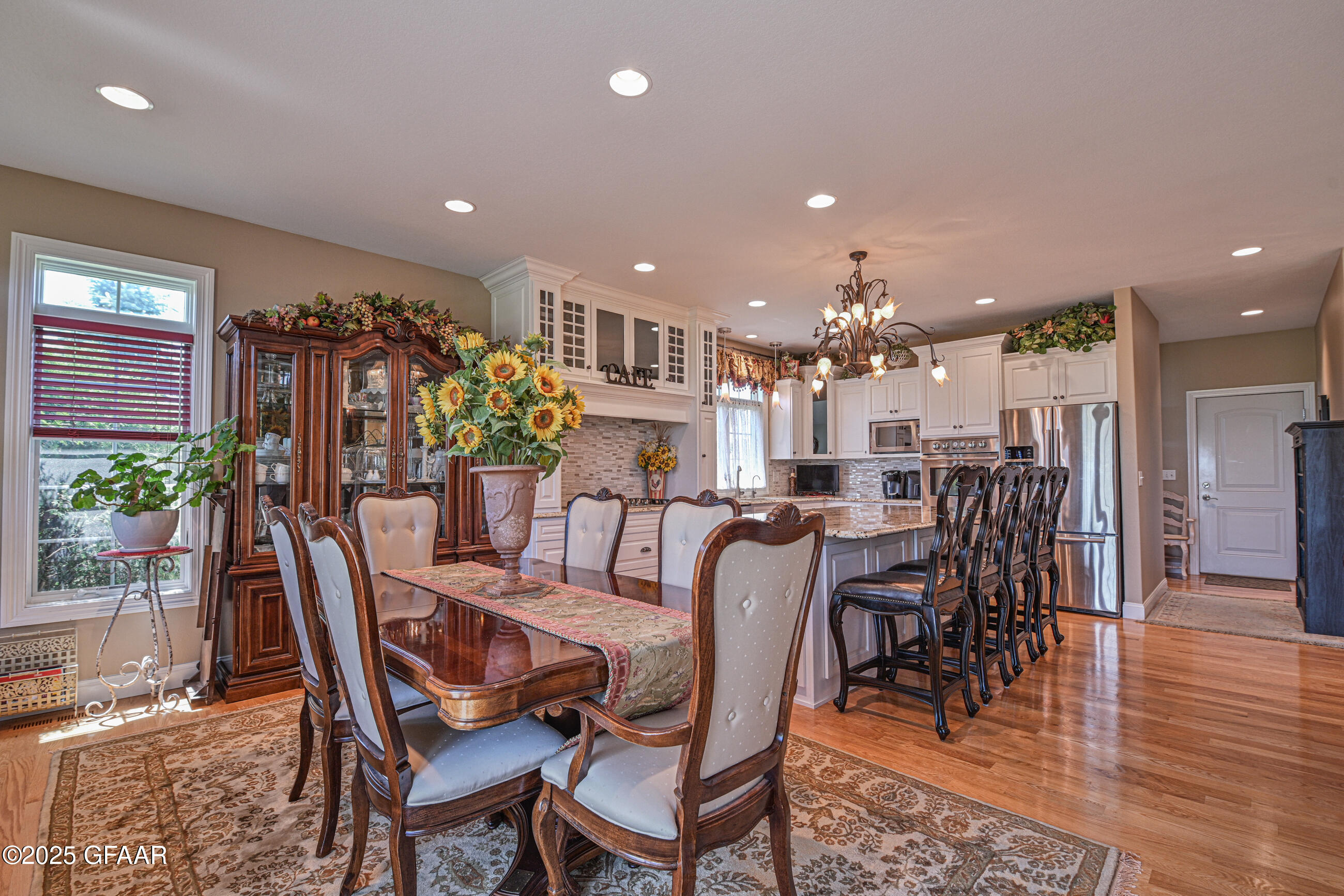 Grand Forks, North Dakota 58201, United States, 5 Bedrooms Bedrooms, ,4 BathroomsBathrooms,Residential,Pending,170988