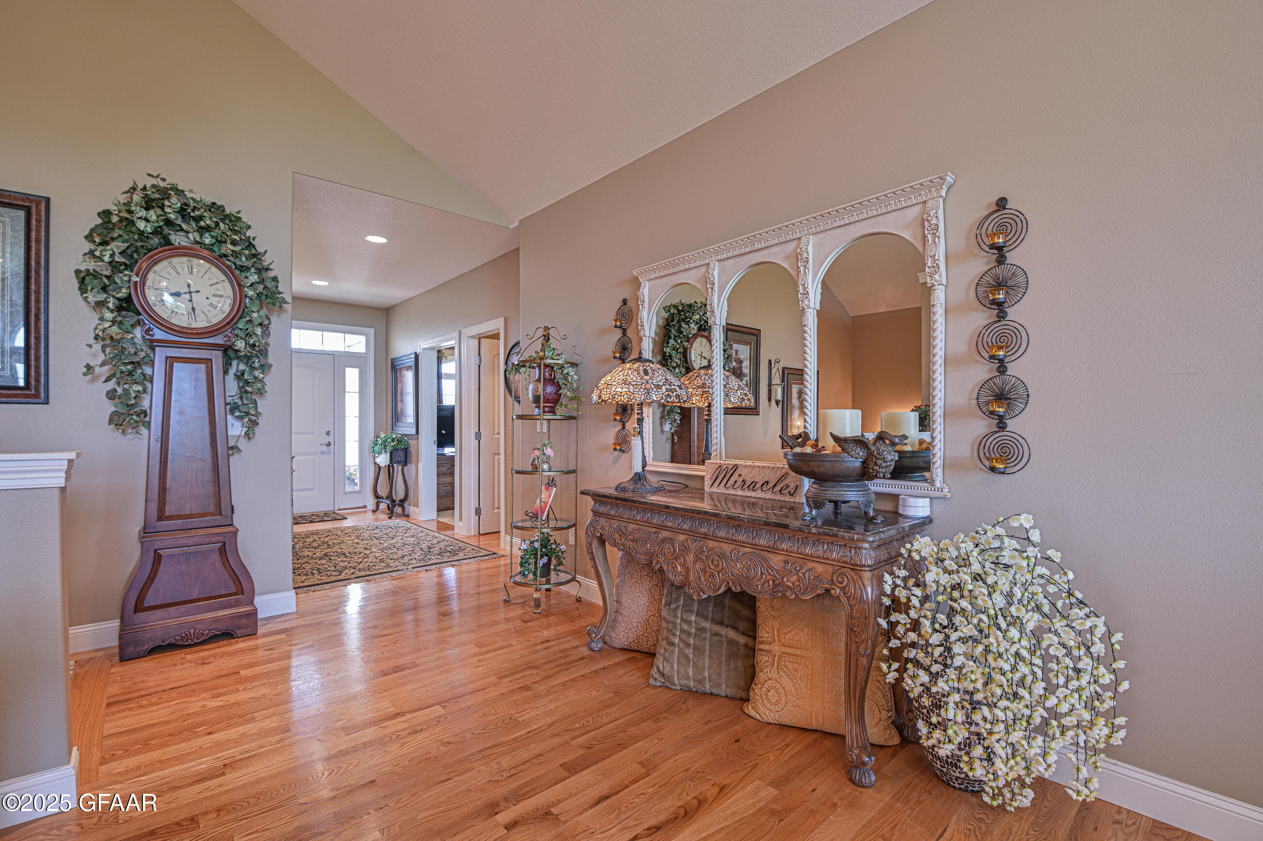 Grand Forks, North Dakota 58201, United States, 5 Bedrooms Bedrooms, ,4 BathroomsBathrooms,Residential,Pending,170988