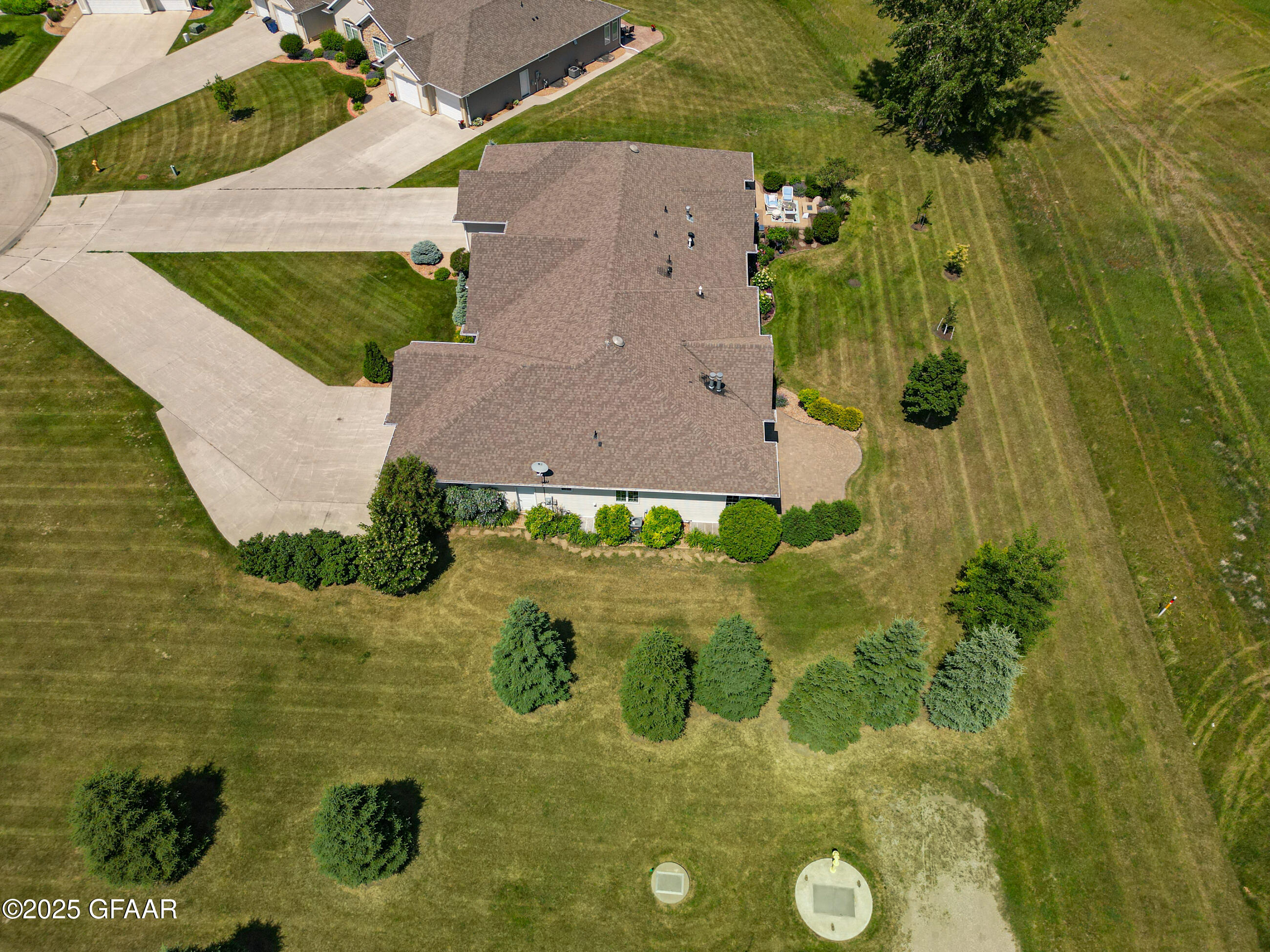 Grand Forks, North Dakota 58201, United States, 5 Bedrooms Bedrooms, ,4 BathroomsBathrooms,Residential,Pending,170988