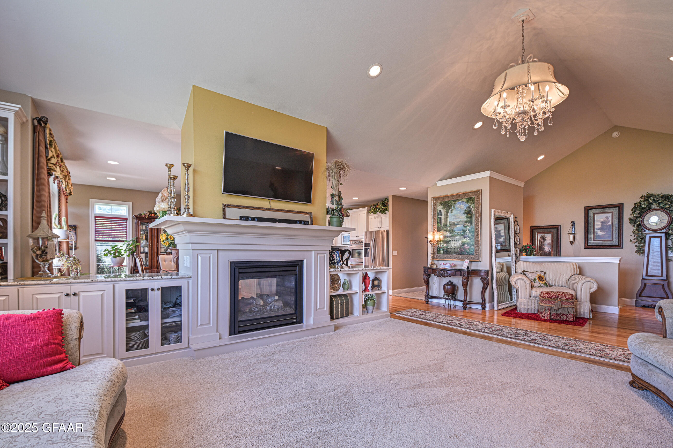 Grand Forks, North Dakota 58201, United States, 5 Bedrooms Bedrooms, ,4 BathroomsBathrooms,Residential,Pending,170988