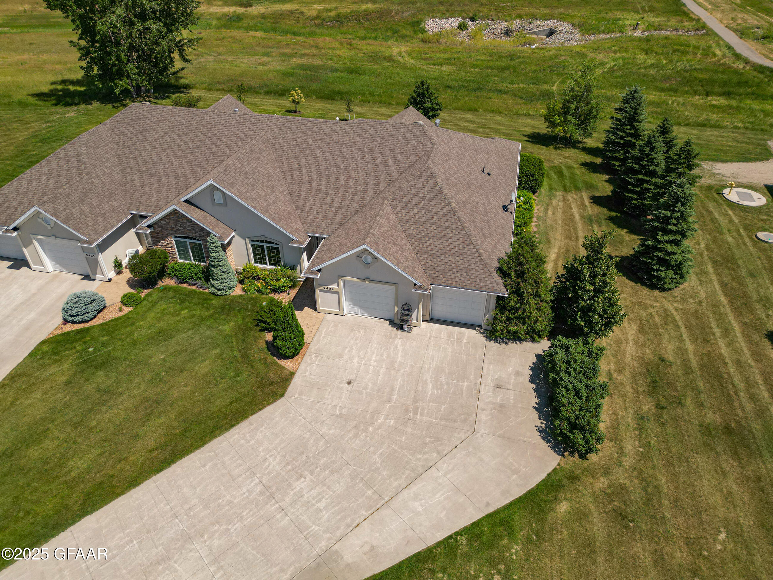 Grand Forks, North Dakota 58201, United States, 5 Bedrooms Bedrooms, ,4 BathroomsBathrooms,Residential,Pending,170988