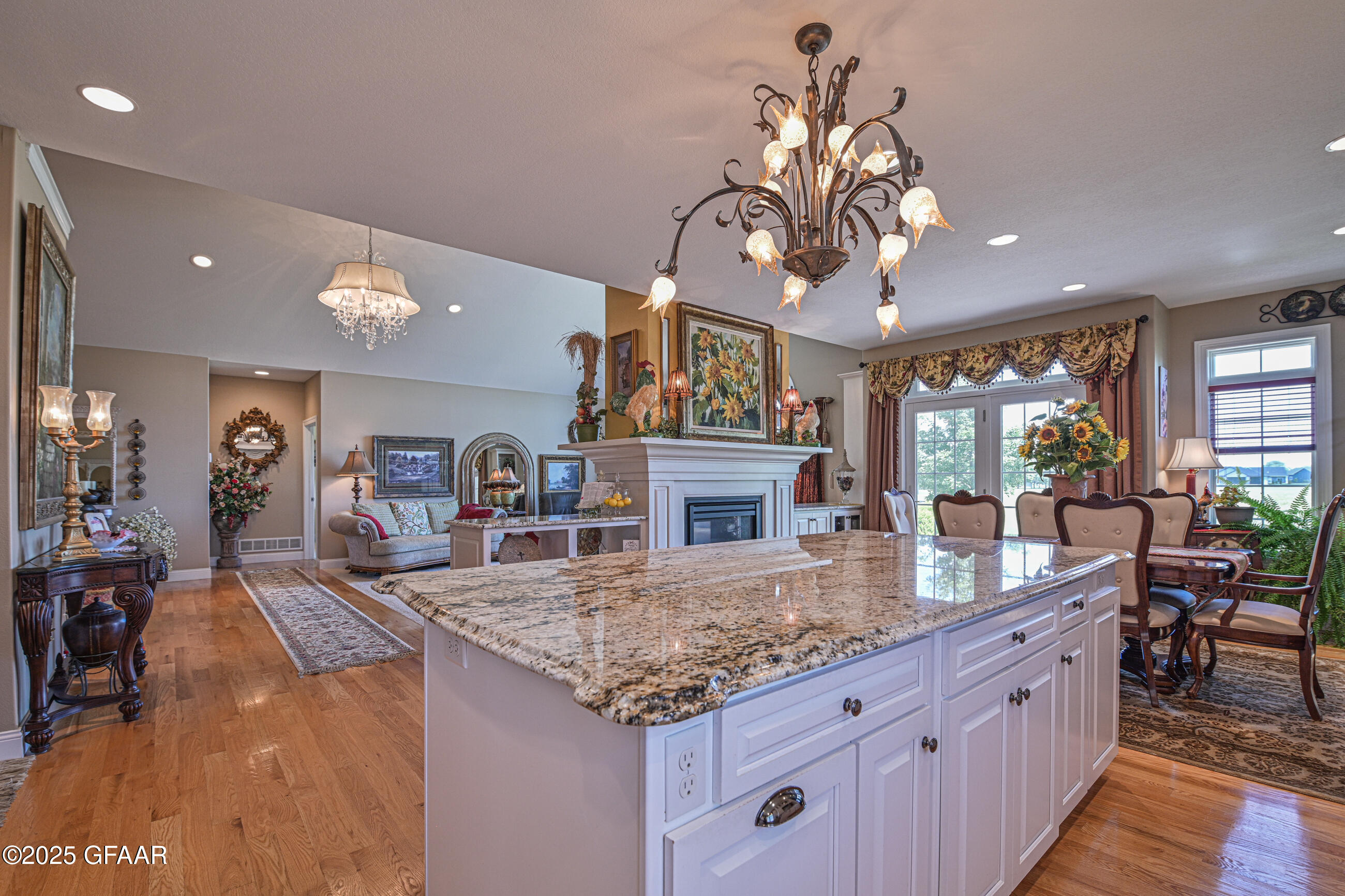 Grand Forks, North Dakota 58201, United States, 5 Bedrooms Bedrooms, ,4 BathroomsBathrooms,Residential,Pending,170988