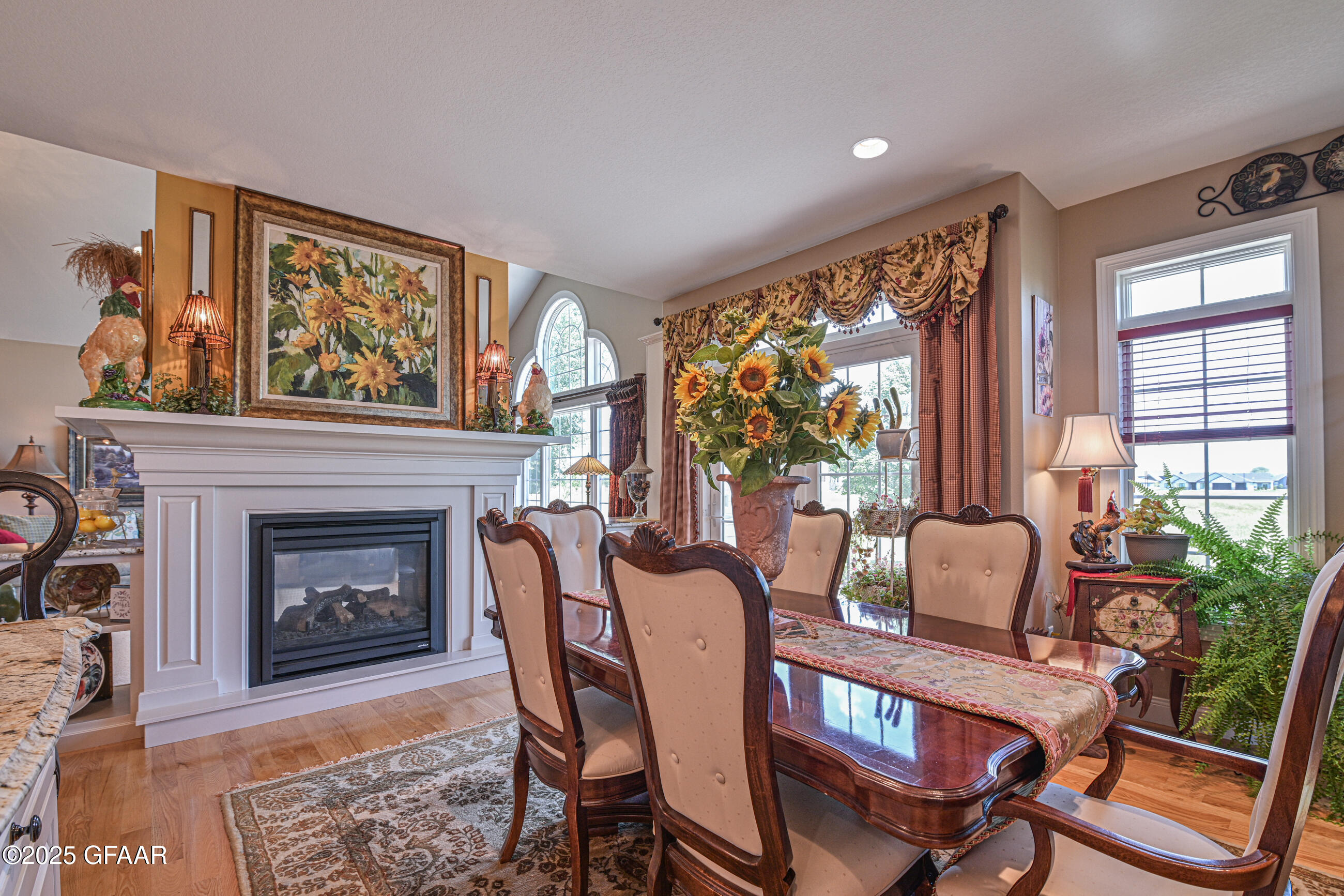 Grand Forks, North Dakota 58201, United States, 5 Bedrooms Bedrooms, ,4 BathroomsBathrooms,Residential,Pending,170988