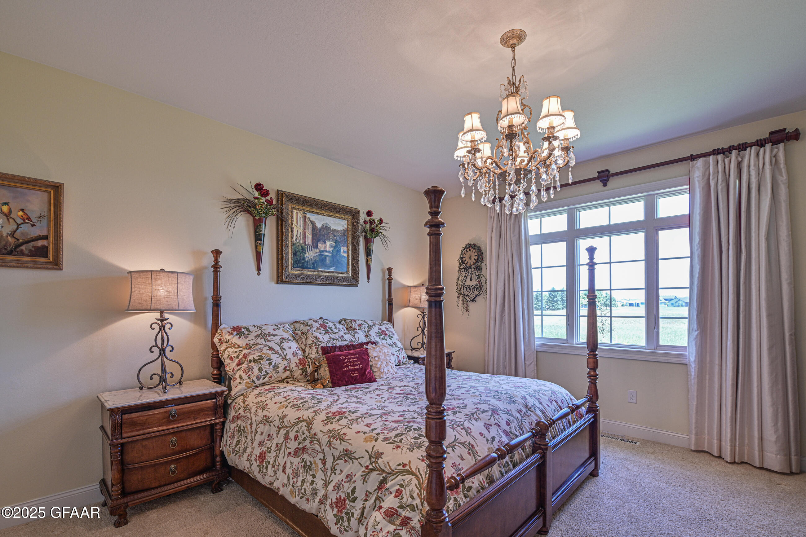 Grand Forks, North Dakota 58201, United States, 5 Bedrooms Bedrooms, ,4 BathroomsBathrooms,Residential,Pending,170988