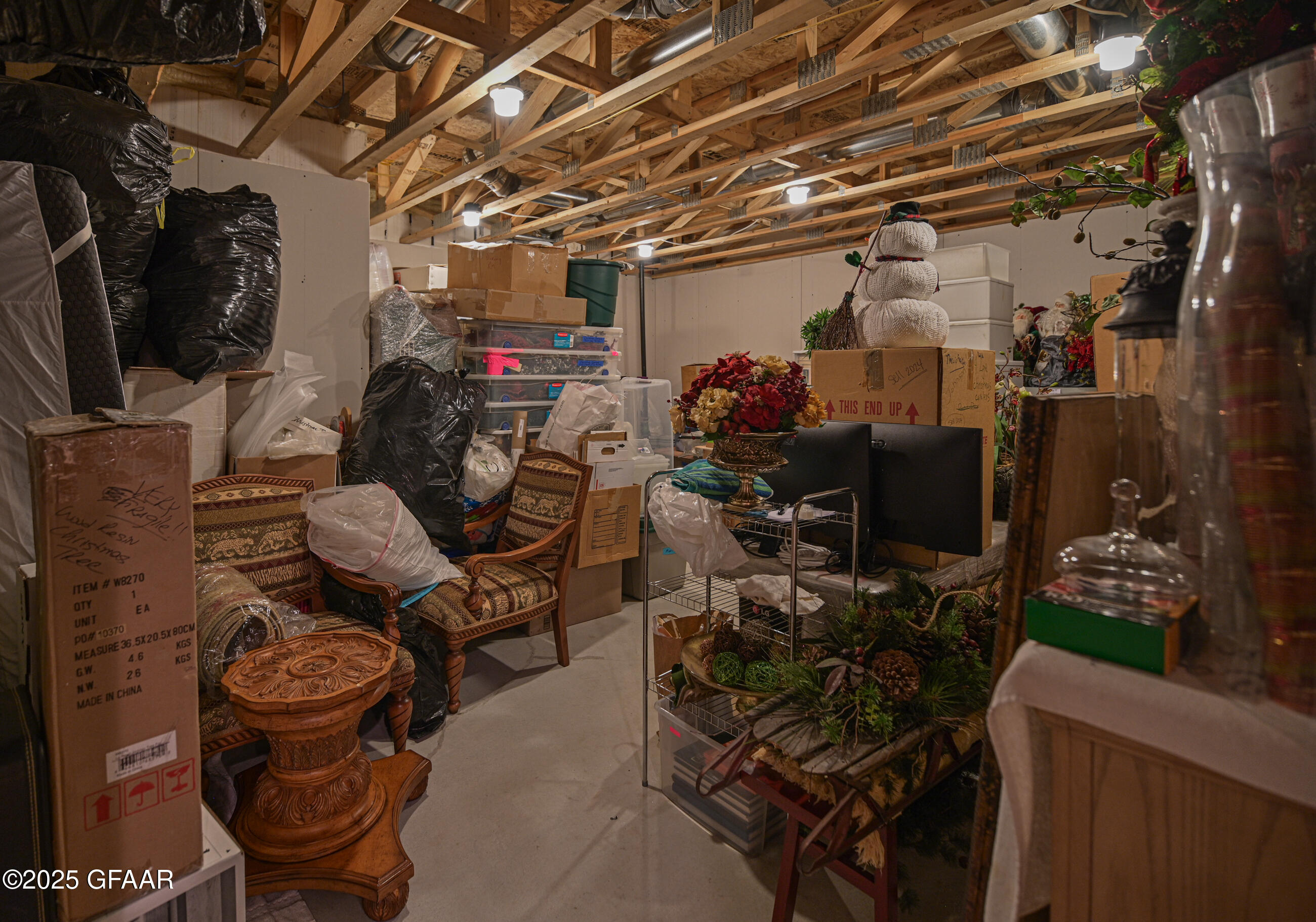 Grand Forks, North Dakota 58201, United States, 5 Bedrooms Bedrooms, ,4 BathroomsBathrooms,Residential,Pending,170988