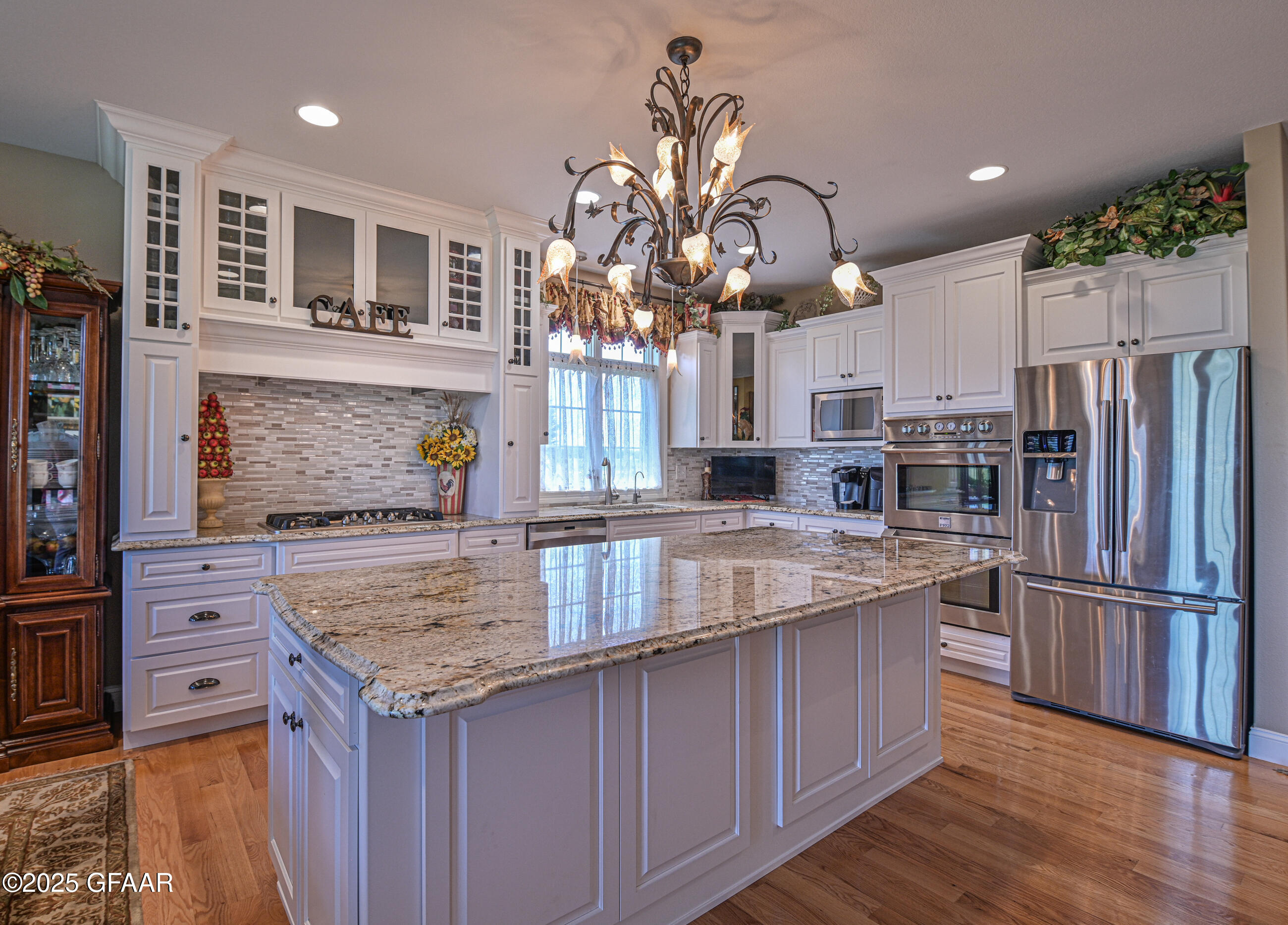 Grand Forks, North Dakota 58201, United States, 5 Bedrooms Bedrooms, ,4 BathroomsBathrooms,Residential,Pending,170988