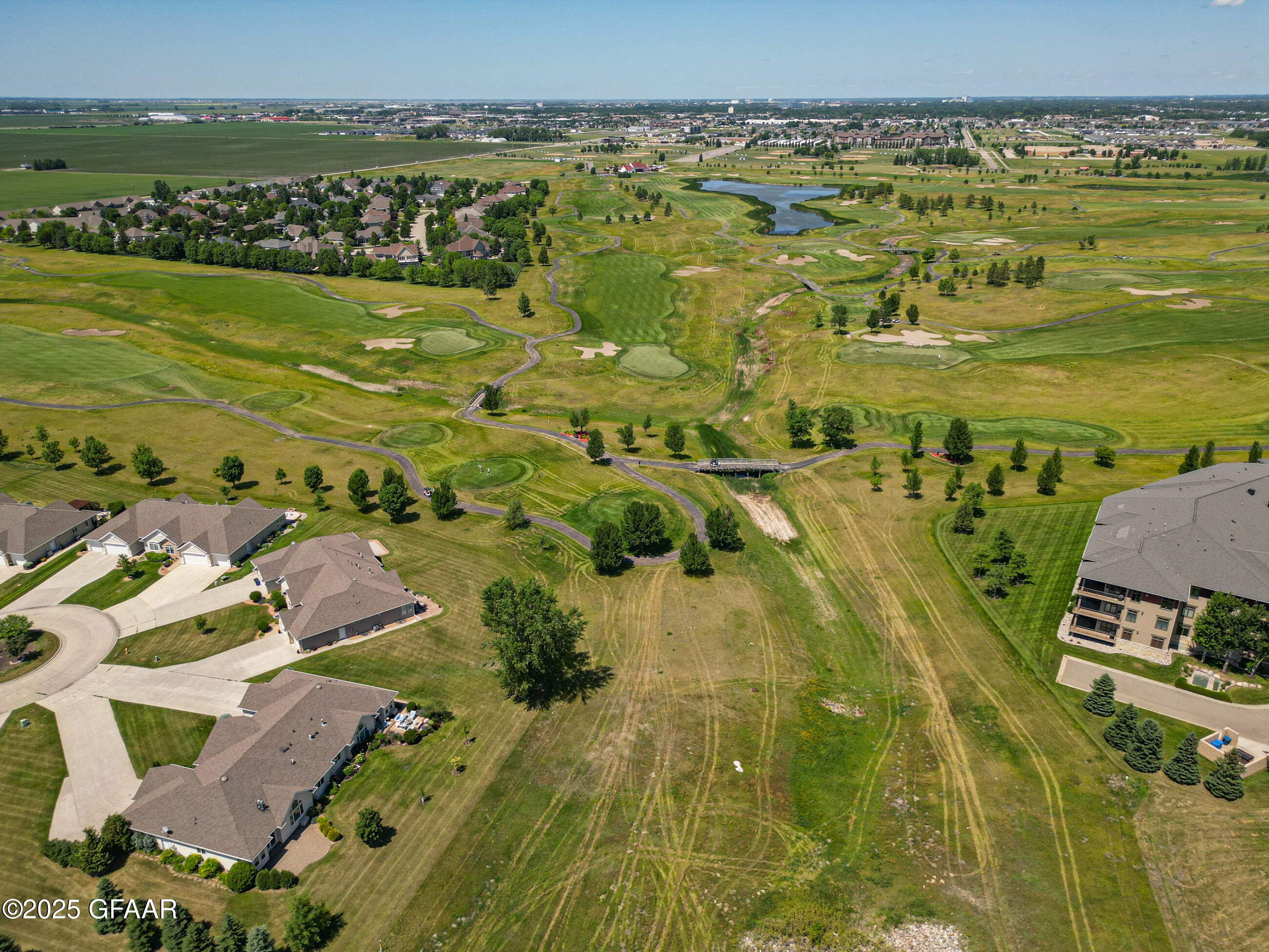 Grand Forks, North Dakota 58201, United States, 5 Bedrooms Bedrooms, ,4 BathroomsBathrooms,Residential,Pending,170988