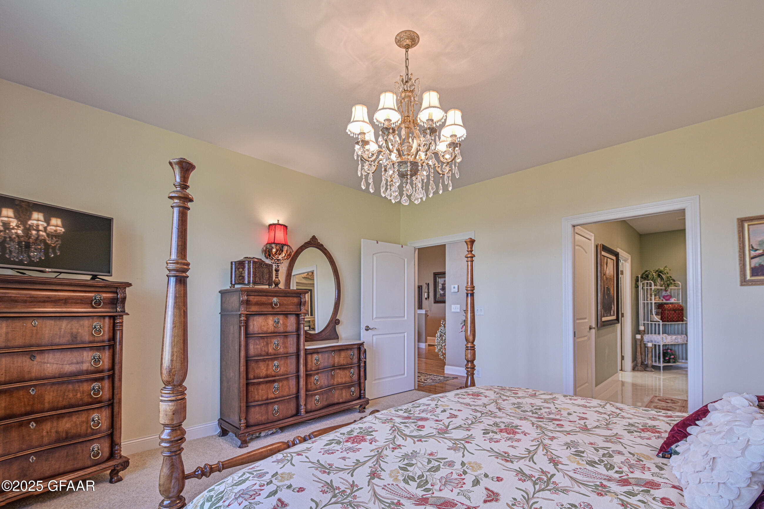 Grand Forks, North Dakota 58201, United States, 5 Bedrooms Bedrooms, ,4 BathroomsBathrooms,Residential,Pending,170988