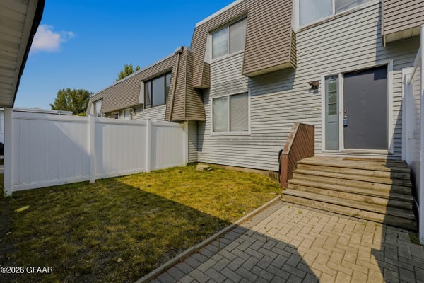 920 N 39TH ST, GRAND FORKS, ND 58203 - Image f3b859b5de494329a1d1a607873c3e46/1237690824