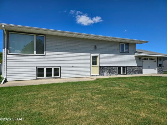 806 WESTWOOD AVE, LARIMORE, ND 58251 - Image f87d82de4d5a9a874ff004eabb99ca9d/56363351