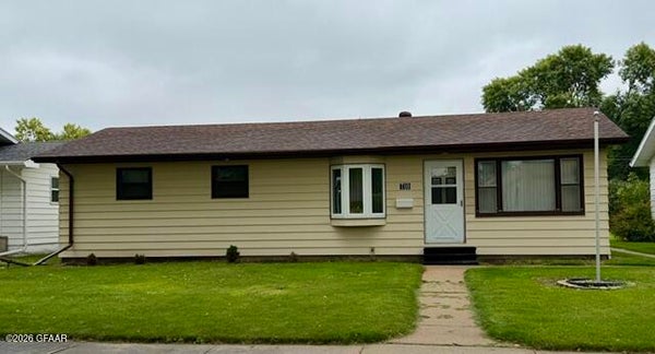 710 23RD AVE S, GRAND FORKS, ND 58201 - Image fa68f56e5fe0a177b490ece2ceb8cb1d/1397445886