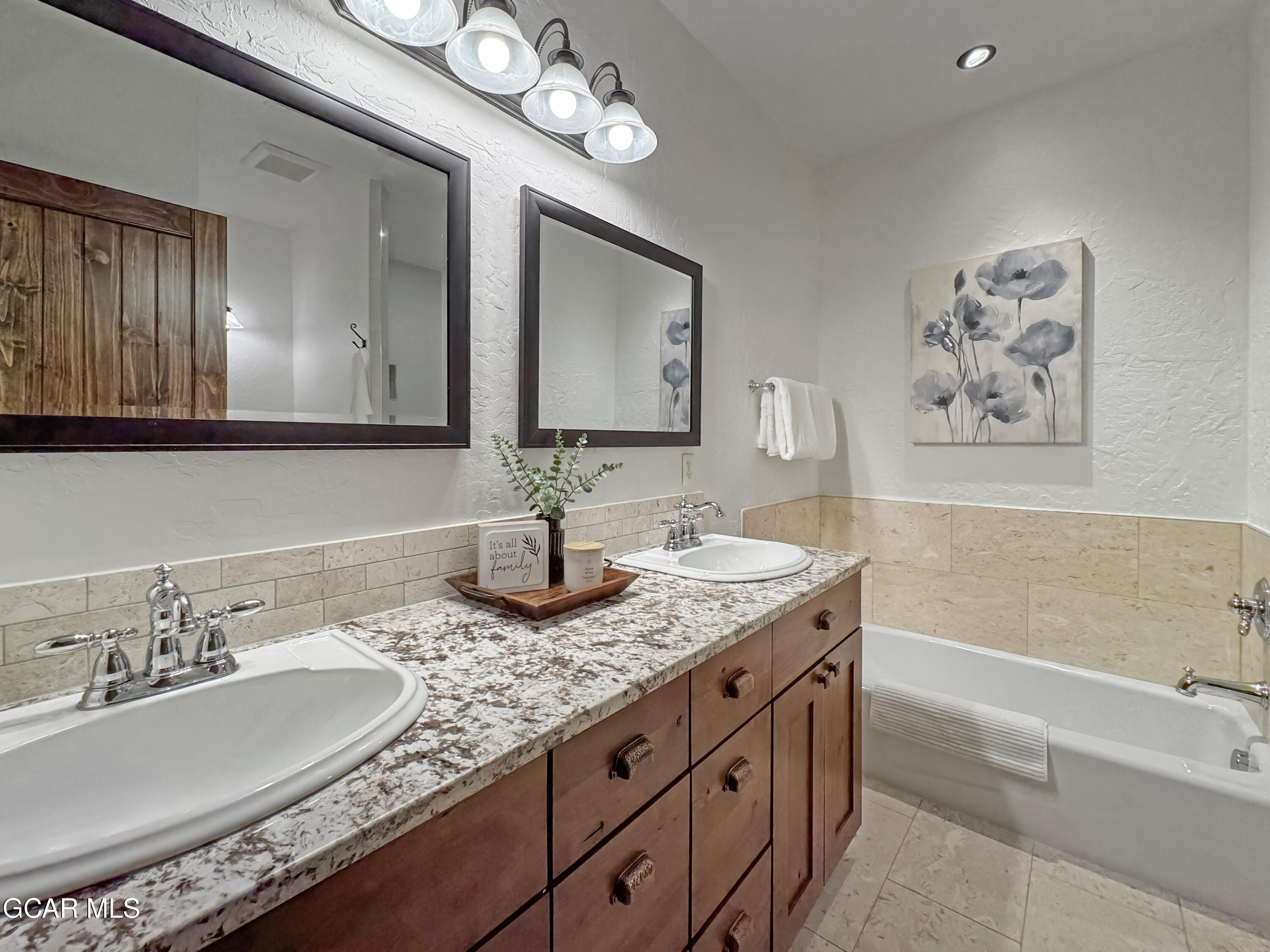 Tabernash, Colorado, 80478, United States, 4 Bedrooms Bedrooms, ,5 BathroomsBathrooms,Residential,Active,2029765