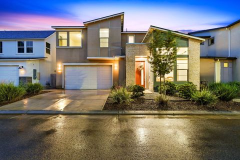 Photo of 3345 W Florence Avenue, Visalia, CA 93277 (MLS # 240780)