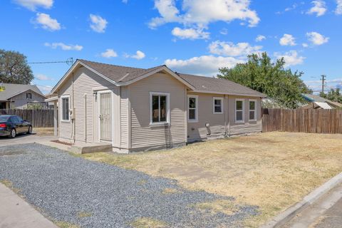 Photo of 125 N N Hicks Street A #A, Visalia, CA 93291 (MLS # 237292)