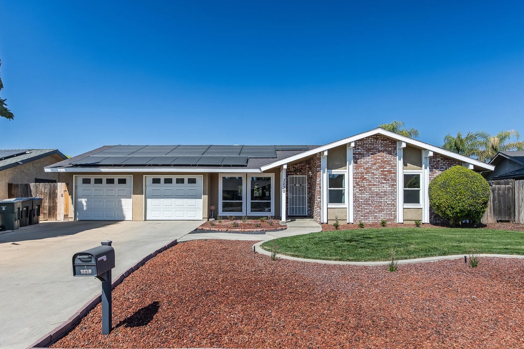 Photo of 3230 W Pryor Avenue, Visalia, CA 93277 (MLS # 240299)