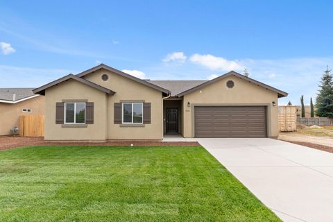 Photo of 3441 E Douglas Avenue, Visalia, CA 93292 (MLS # 240776)