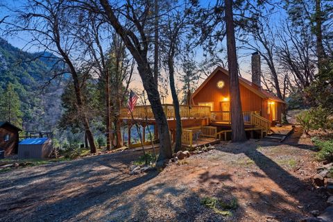 Photo of 1900 Flynn Drive, Springville, CA 93265 (MLS # 240803)