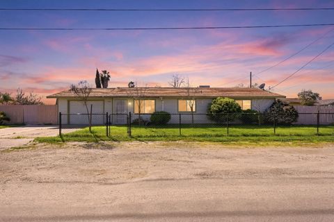 Photo of 2611 Hanna Avenue, Corcoran, CA 93212 (MLS # 240148)