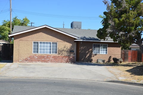 Photo of 1076 Lincolnwood Circle, Hanford, CA 93230 (MLS # 243278)