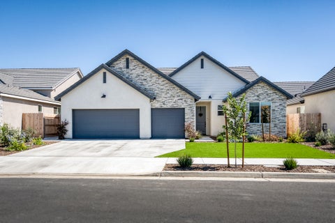 Photo of 5105 W Delaware Avenue, Visalia, CA 93291 (MLS # 242100)