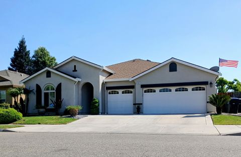 Photo of 3827 E Harter Court, Visalia, CA 93292 (MLS # 240855)