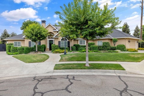 Photo of 2015 S El Cajon Court, Visalia, CA 93277 (MLS # 241985)