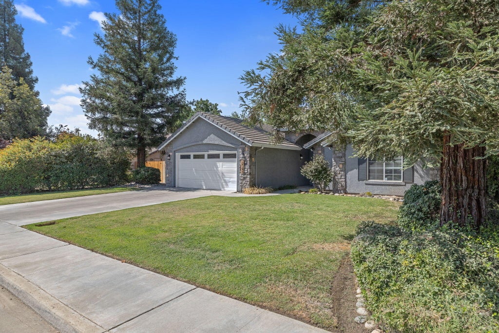 Photo of 2143 N Zachary Street, Visalia, CA 93291 (MLS # 244187)