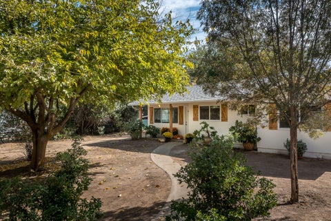 Photo of 40724 Crystal Drive, Three Rivers, CA 93271 (MLS # 244604)