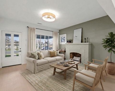 Photo of 425 W Elm Street, Hanford, CA 93230 (MLS # 240205)