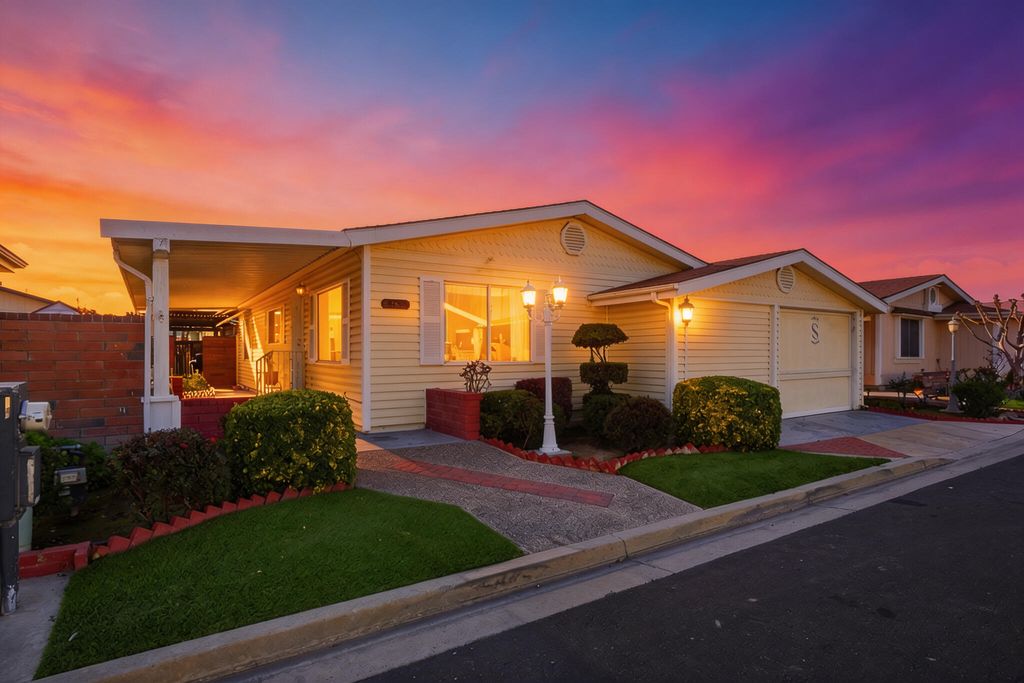 Photo of 4633 S Terrace Street, Visalia, CA 93277 (MLS # 240046)