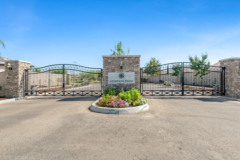 Photo of 3238 N Rova Court, Visalia, CA 93291 (MLS # 238957)