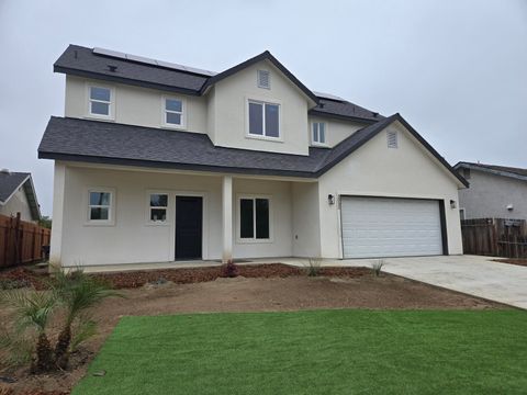 Photo of 2032 E Pershing Avenue, Visalia, CA 93292 (MLS # 238744)