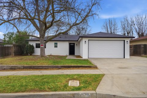 Photo of 4573 N Woodson Avenue, Fresno, CA 93705 (MLS # 239991)