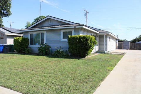 Photo of 316 Plum Drive, Exeter, CA 93221 (MLS # 242174)