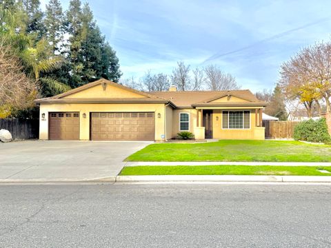 Photo of 5812 W Ceres Avenue, Visalia, CA 93291 (MLS # 238961)