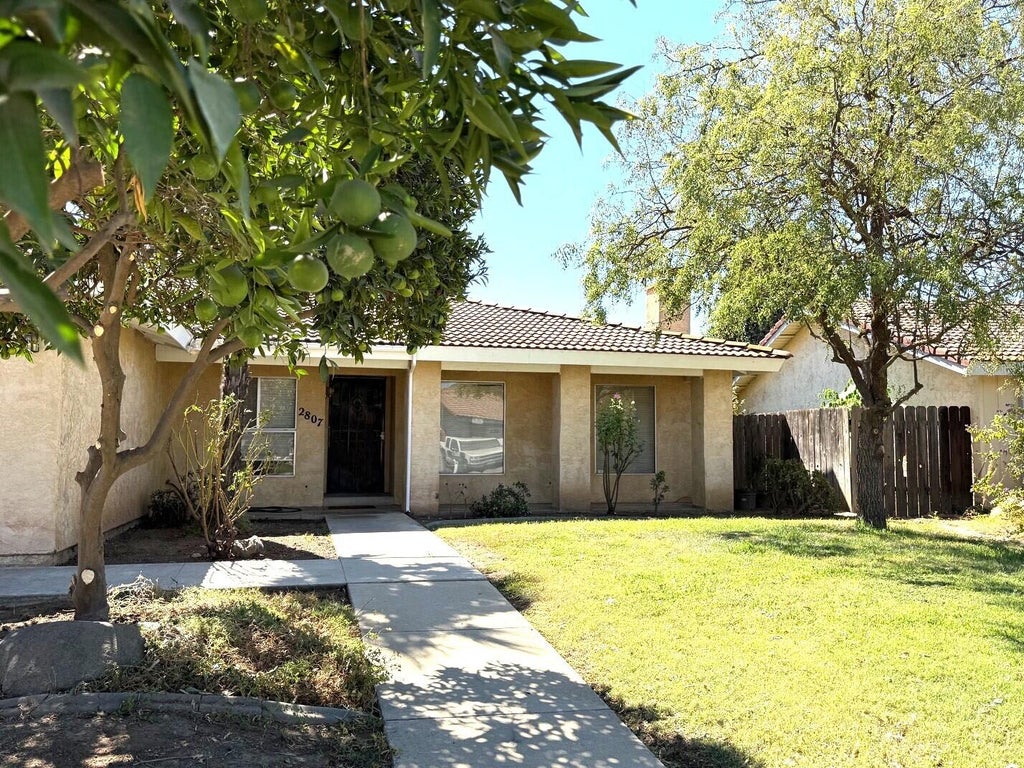 Photo of 2807 E Norman Avenue, Visalia, CA 93292 (MLS # 244057)