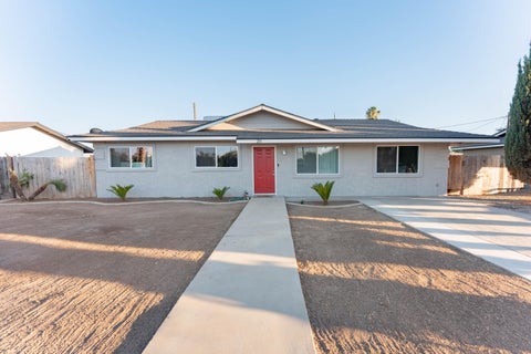 Photo of 200 W Sierra Way, Dinuba, CA 93618 (MLS # 243331)