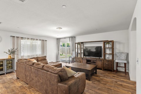Photo of 733 W Perez Avenue, Visalia, CA 93291 (MLS # 241842)