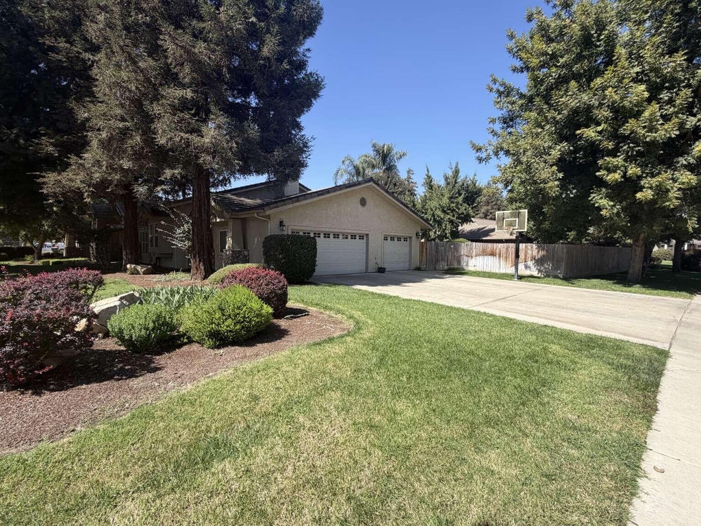 Photo of 6312 W Judy Avenue, Visalia, CA 93277 (MLS # 244564)