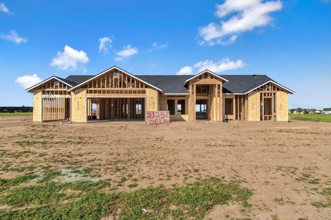 Photo of 21250 Del Monte Road, Madera, CA 93638 (MLS # 240452)