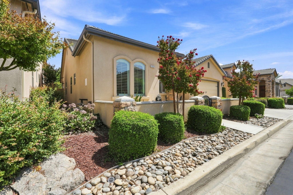 Photo of 3536 S Tamarack Street, Visalia, CA 93277 (MLS # 243909)