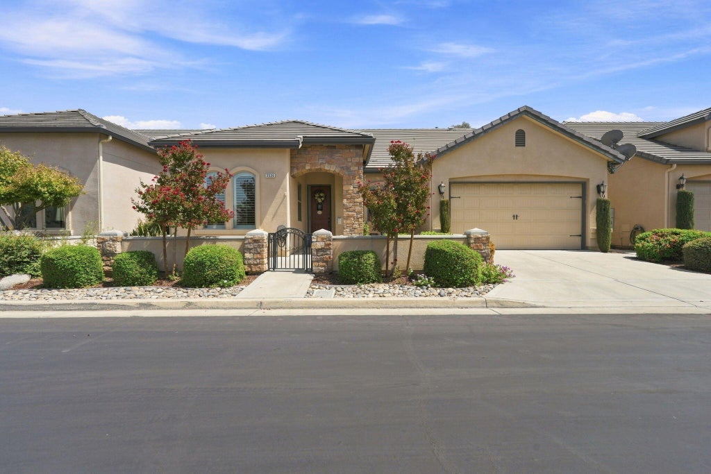 Photo of 3536 S Tamarack Street, Visalia, CA 93277 (MLS # 243909)