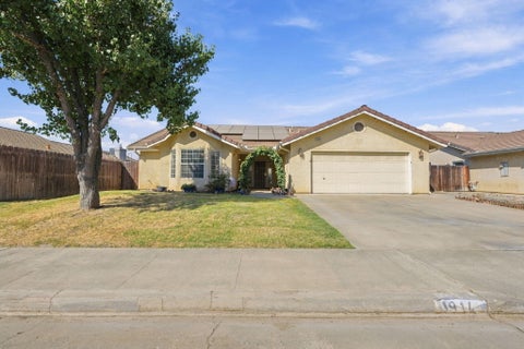 Photo of 1914 Theresa Avenue, Hanford, CA 93230 (MLS # 244264)