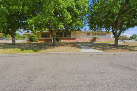 Photo of 84 S Park Street, Porterville, CA 93257 (MLS # 244506)