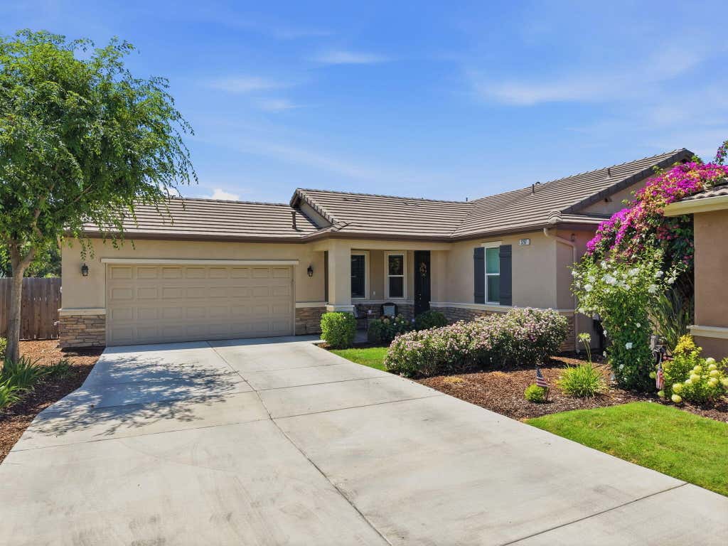 Photo of 3207 N Kent Street, Visalia, CA 93291 (MLS # 242930)