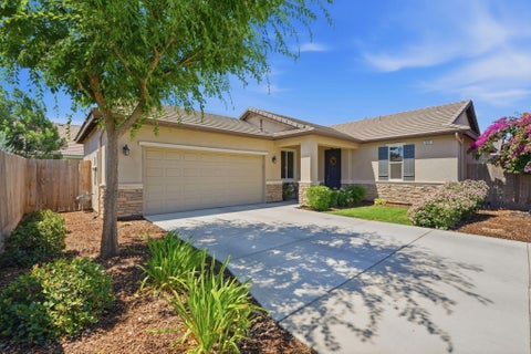 Photo of 3207 N Kent Street, Visalia, CA 93291 (MLS # 242930)