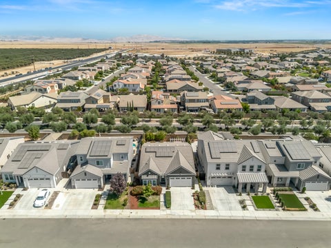 Photo of 143 Timberline Way, Madera, CA 93636 (MLS # 244155)
